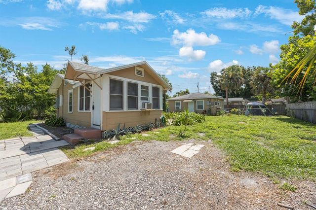 325 41ST STREET N, St Petersburg, FL 33713