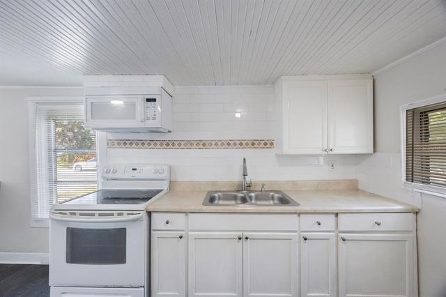 325 41ST STREET N, St Petersburg, FL 33713