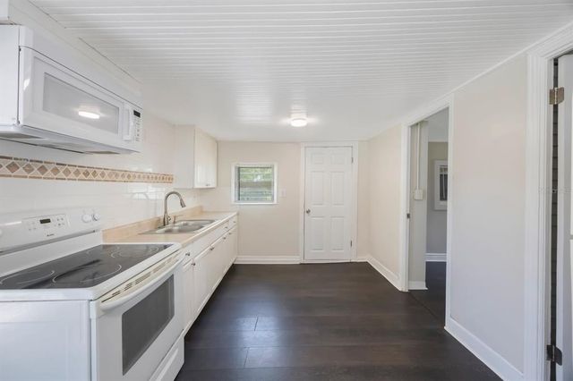 325 41ST STREET N, St Petersburg, FL 33713