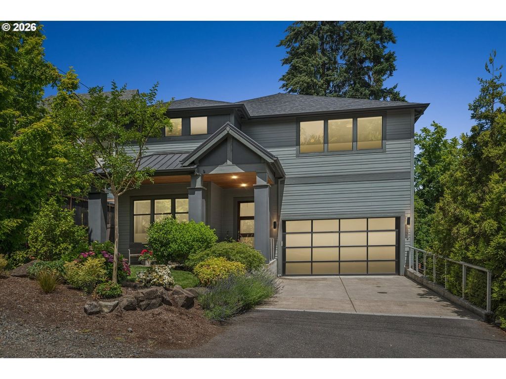 233 S VERMONT St, Portland, OR 97219