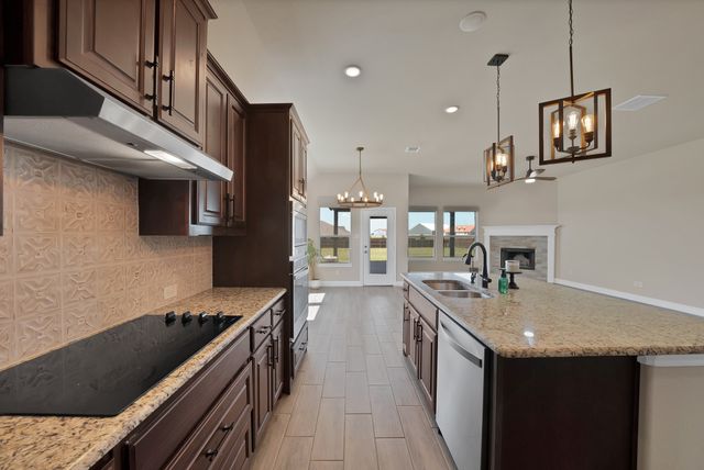 12713 Panther Creek Drive, Godley, TX 76044