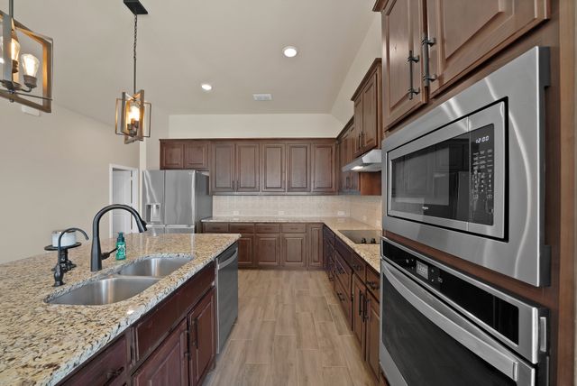 12713 Panther Creek Drive, Godley, TX 76044