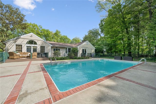 1015 1ST ST. EXT, Level Green, PA 15085