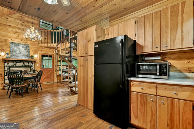 415 Walnut Mountain Road, Ellijay, GA 30536
