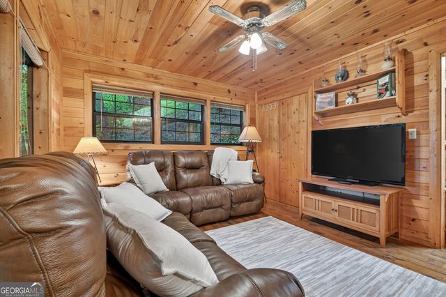415 Walnut Mountain Road, Ellijay, GA 30536