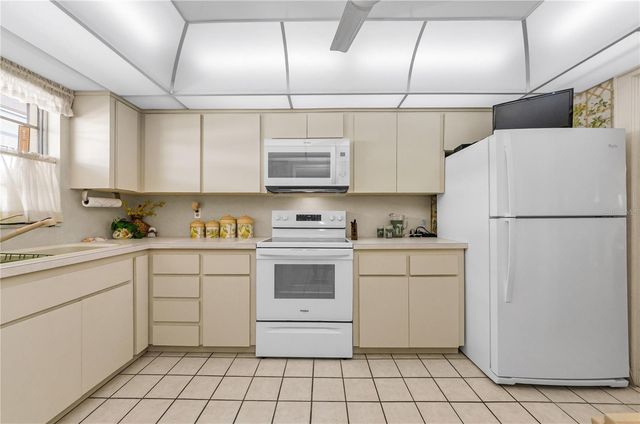 131 BLUFF VIEW DRIVE 308, Belleair Bluffs, FL 33770