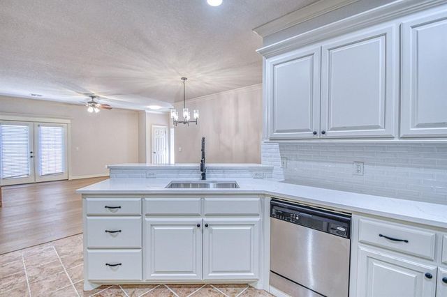 1105 Golden Leaf Drive, Moore, OK 73160