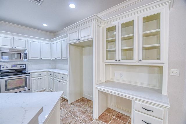 1105 Golden Leaf Drive, Moore, OK 73160