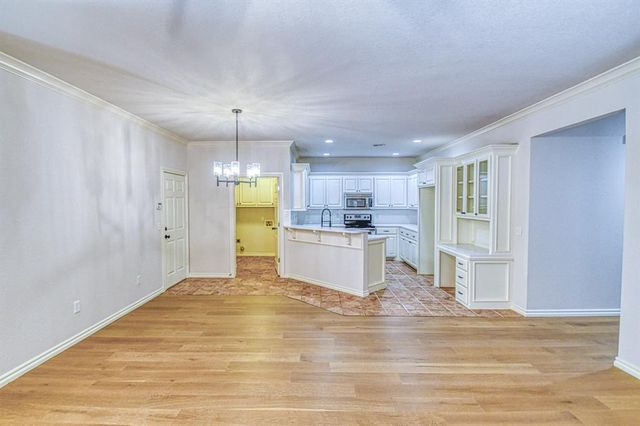 1105 Golden Leaf Drive, Moore, OK 73160