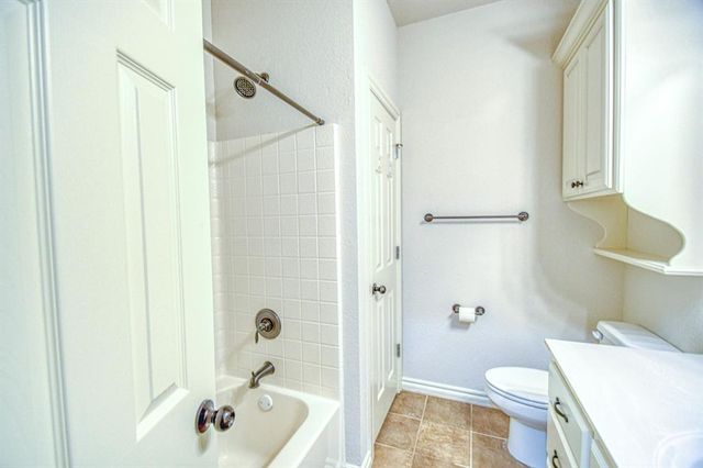 1105 Golden Leaf Drive, Moore, OK 73160