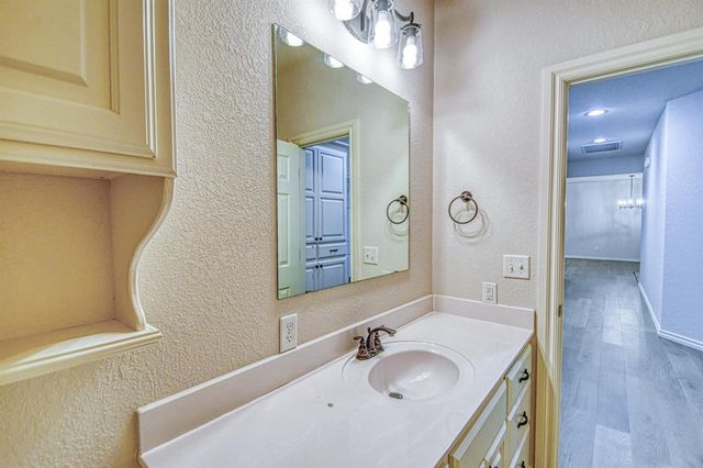 1105 Golden Leaf Drive, Moore, OK 73160