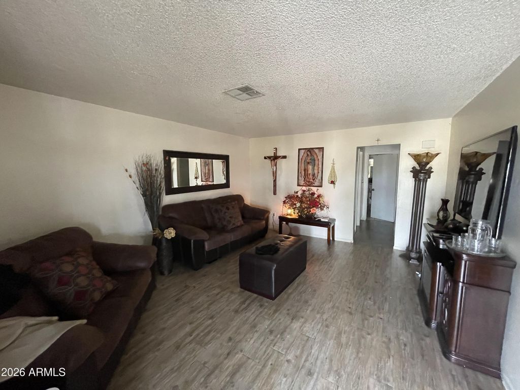 Image 15 of property listing at 4421 N 53RD Lane, Phoenix, AZ 85031