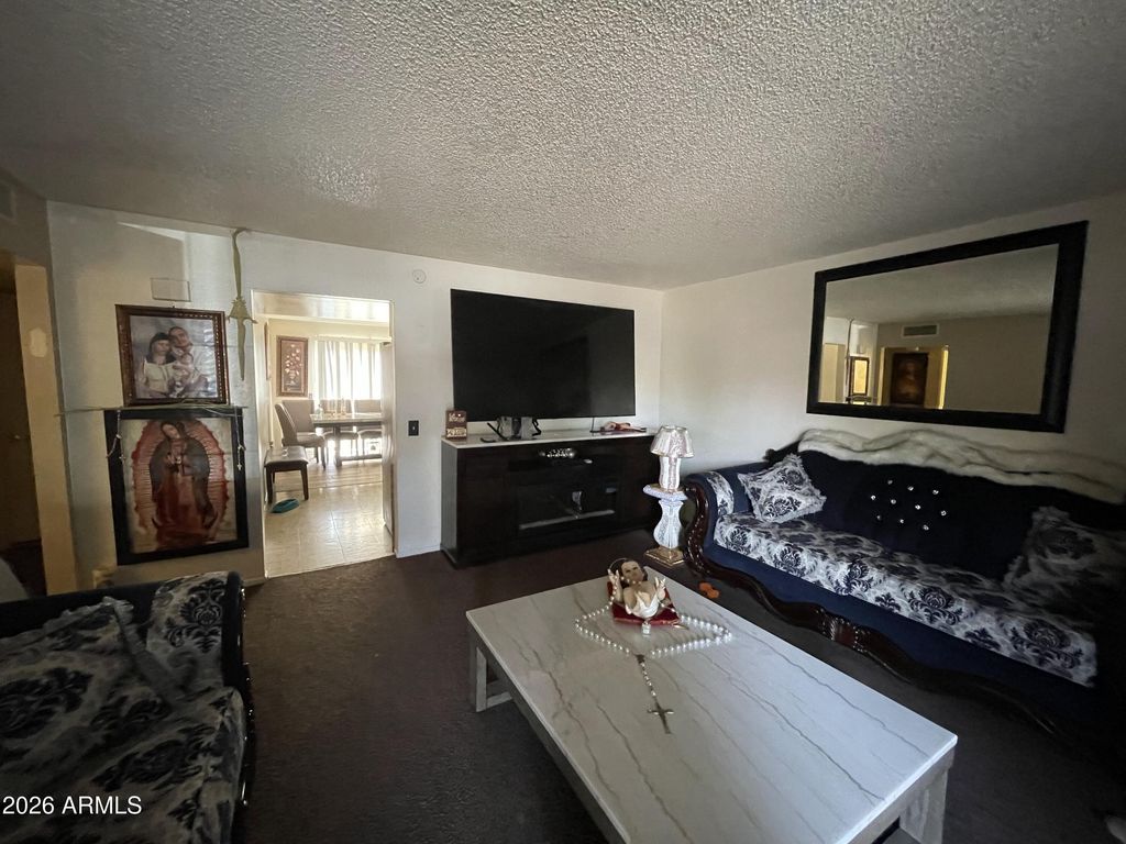 Image 8 of property listing at 4421 N 53RD Lane, Phoenix, AZ 85031