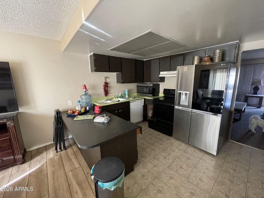 Image 9 of property listing at 4421 N 53RD Lane, Phoenix, AZ 85031