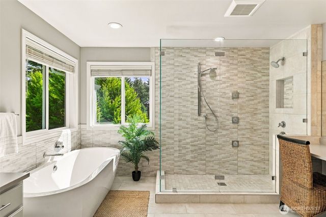 4407 Country Club Drive NE, Tacoma, WA 98422