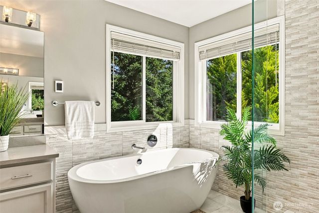 4407 Country Club Drive NE, Tacoma, WA 98422