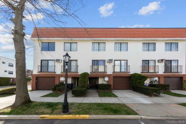 340 Julius Road 9D, College Point, NY 11356