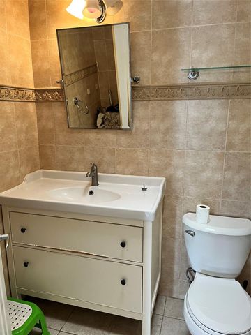 340 Julius Road 9D, College Point, NY 11356