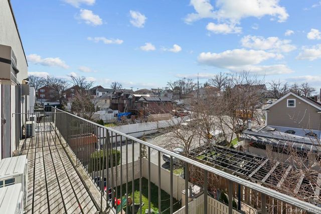 340 Julius Road 9D, College Point, NY 11356