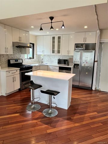 340 Julius Road 9D, College Point, NY 11356