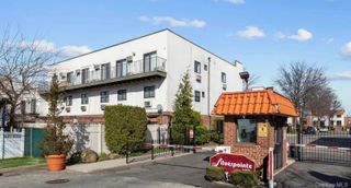 340 Julius Road 9D, College Point, NY 11356
