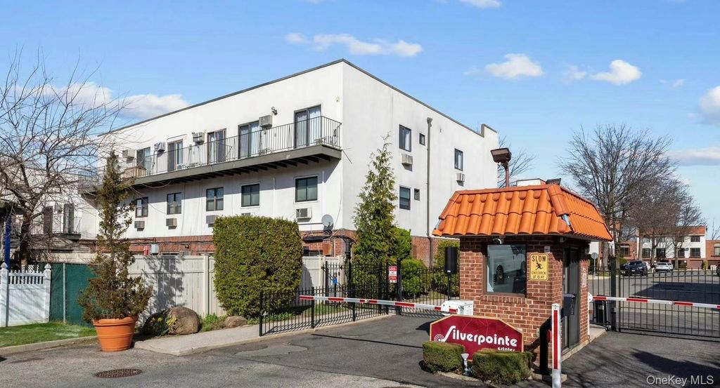 340 Julius Road 9D, College Point, NY 11356