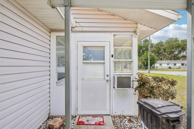 931 CR 457A, Lake Panasoffkee, FL 33538