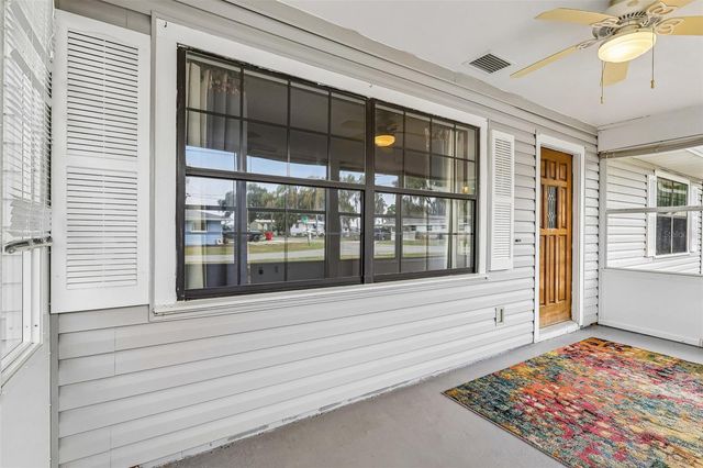 931 CR 457A, Lake Panasoffkee, FL 33538