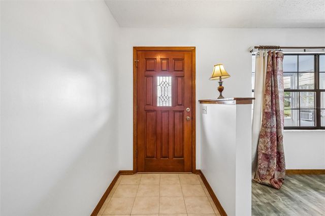 931 CR 457A, Lake Panasoffkee, FL 33538