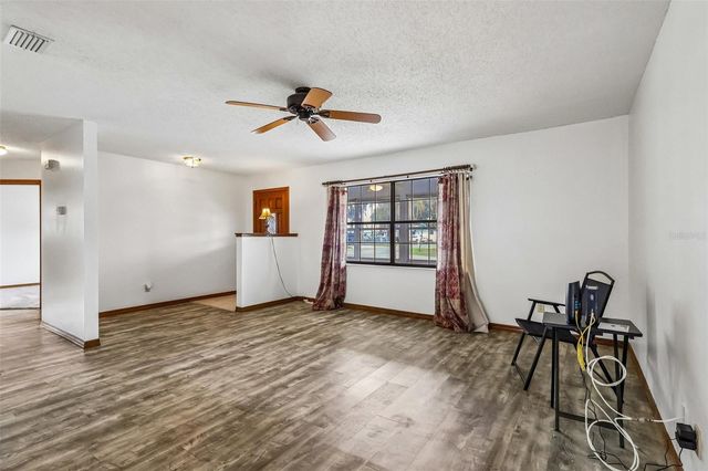 931 CR 457A, Lake Panasoffkee, FL 33538