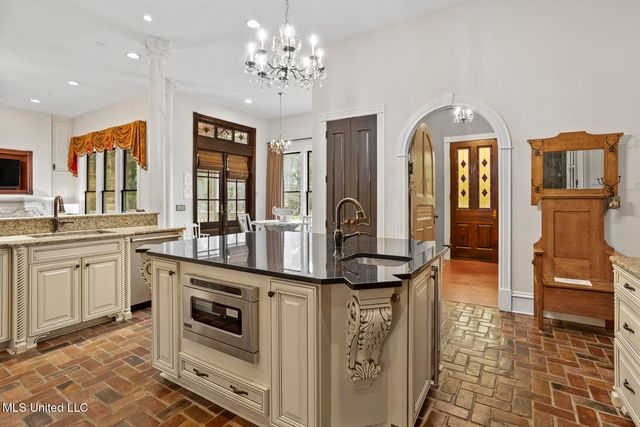 122 Old Orchard Road, Madison, MS 39110