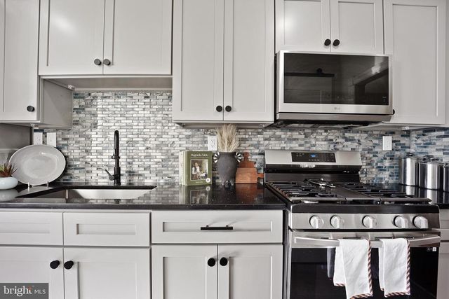22 E PASTORIUS ST, Philadelphia, PA 19144