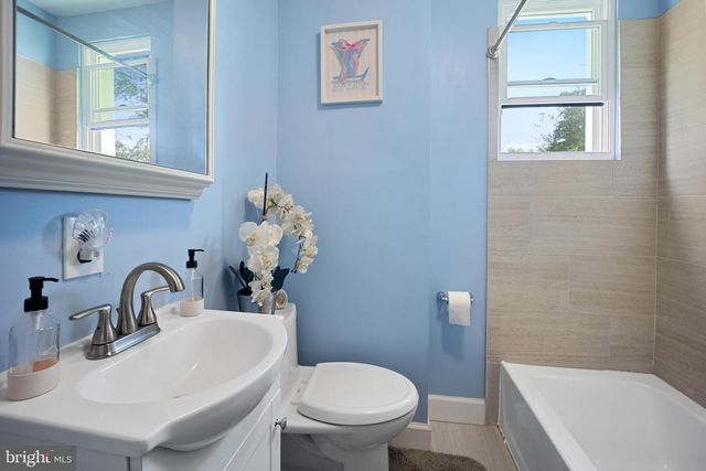 22 E PASTORIUS ST, Philadelphia, PA 19144