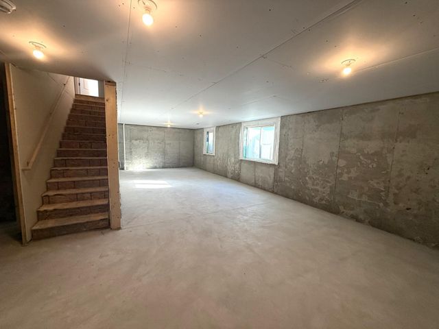 8337 Brumby Trail, Woodbury, MN 55129