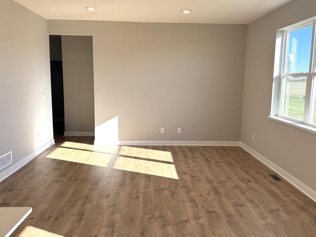 8337 Brumby Trail, Woodbury, MN 55129