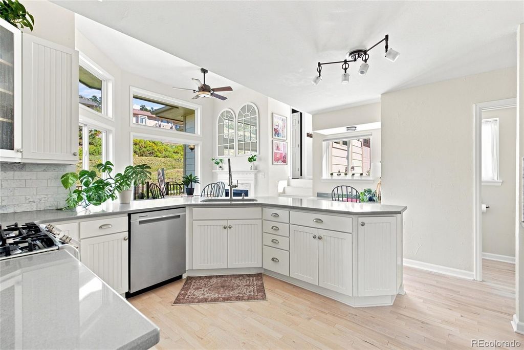Image 10 of property listing at 7084 Fox Paw Trail, Littleton, CO 80125