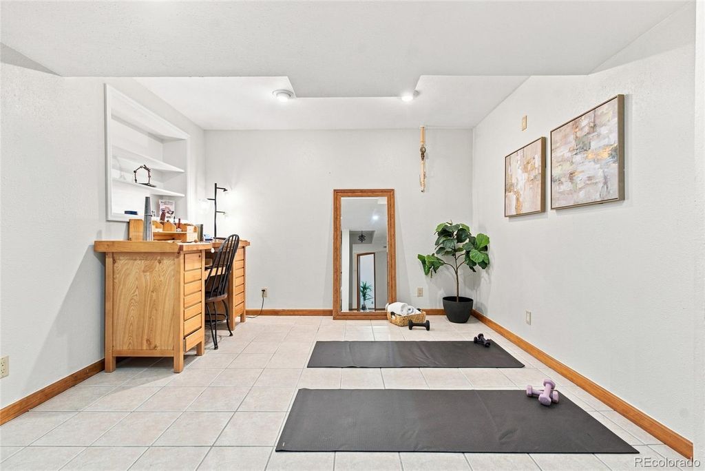 Image 20 of property listing at 7084 Fox Paw Trail, Littleton, CO 80125
