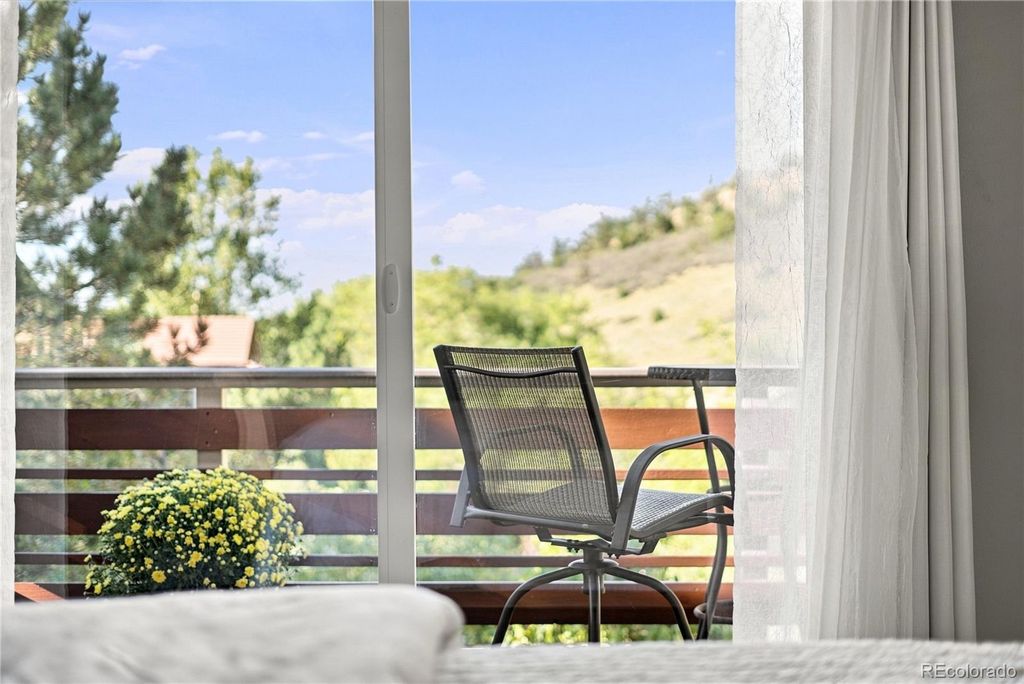 Image 32 of property listing at 7084 Fox Paw Trail, Littleton, CO 80125