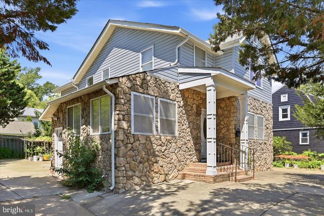 2506 S EADS ST, Arlington, VA 22202
