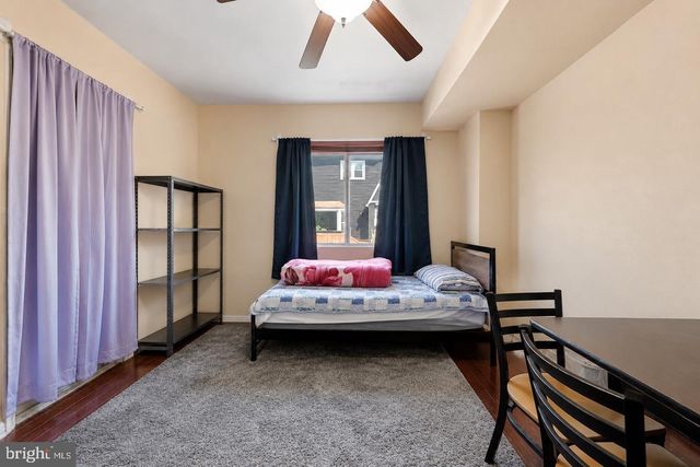 2506 S EADS ST, Arlington, VA 22202