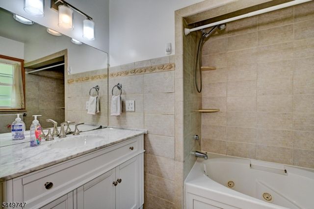 2 Pembroke Ct, Jefferson Twp., NJ 07438