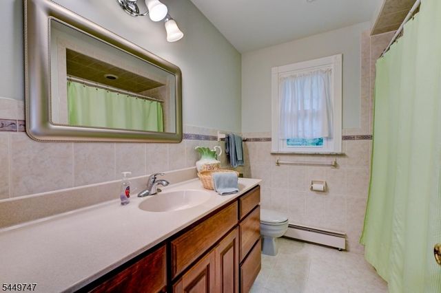 2 Pembroke Ct, Jefferson Twp., NJ 07438