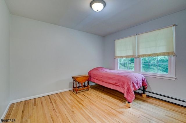 2 Pembroke Ct, Jefferson Twp., NJ 07438