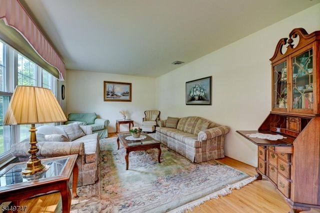 2 Pembroke Ct, Jefferson Twp., NJ 07438