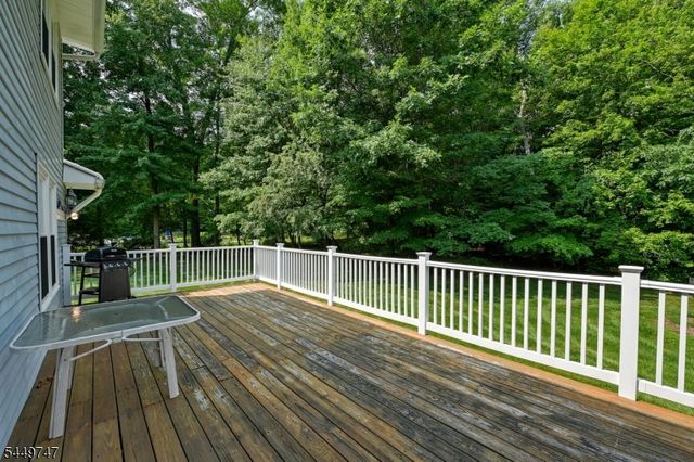 2 Pembroke Ct, Jefferson Twp., NJ 07438