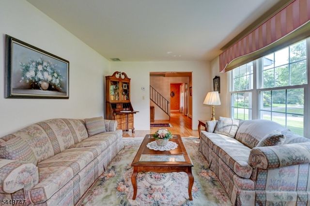2 Pembroke Ct, Jefferson Twp., NJ 07438