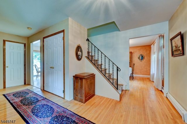 2 Pembroke Ct, Jefferson Twp., NJ 07438