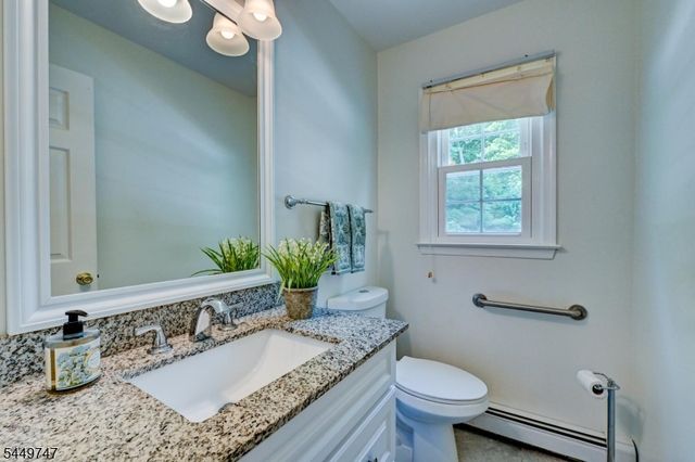 2 Pembroke Ct, Jefferson Twp., NJ 07438