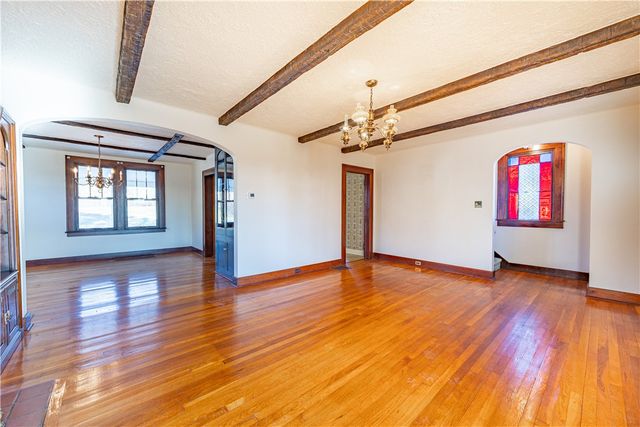 422 New Castle Rd, Twp Of But Nw, PA 16001