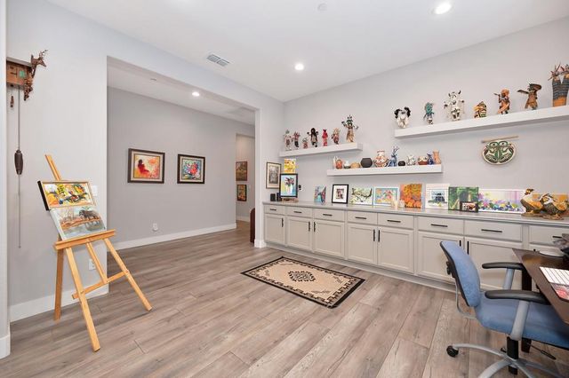 1350 Laurel Dr, Manteca, CA 95336